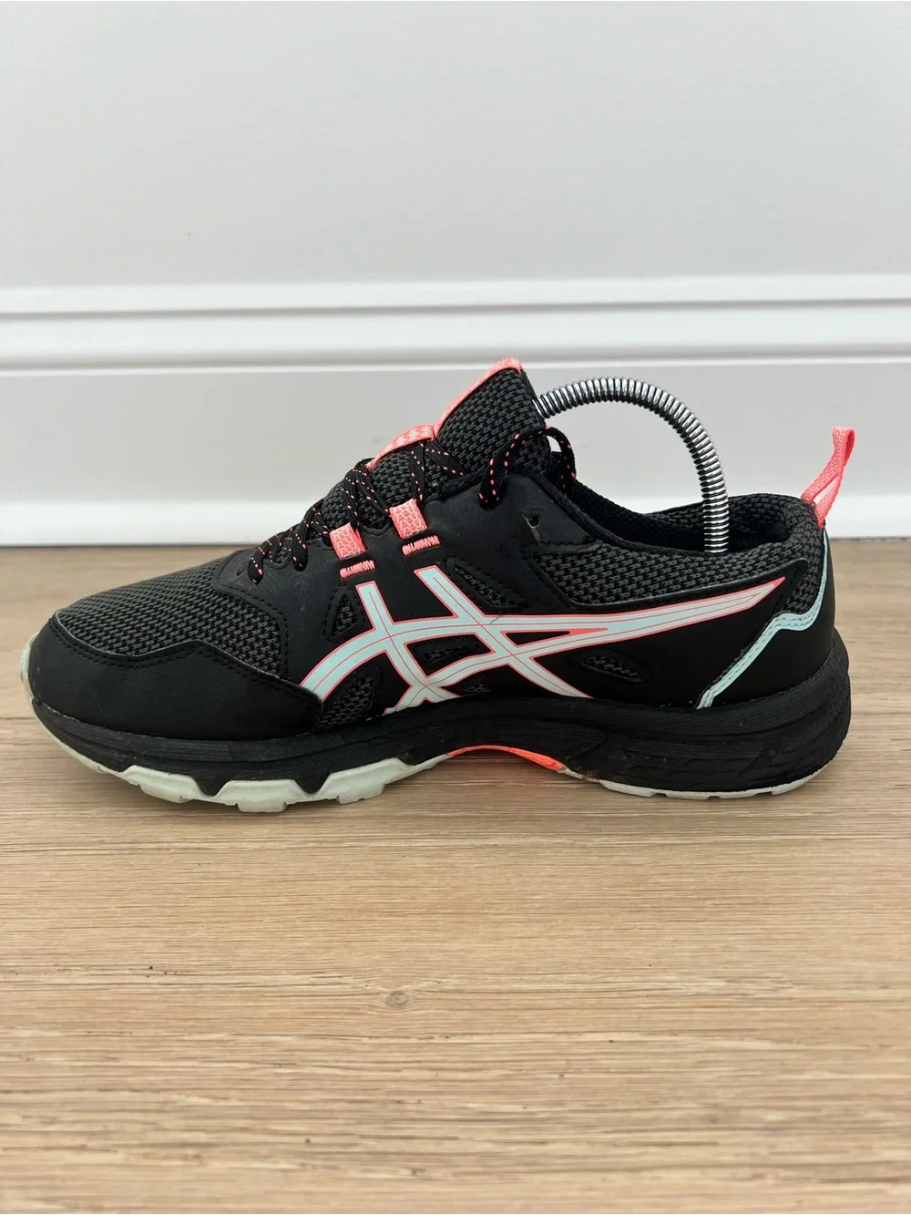 Asics Gel-Venture 8 Trail Running Shoes Women Size 7.5 Black 1012A708 Sneaker